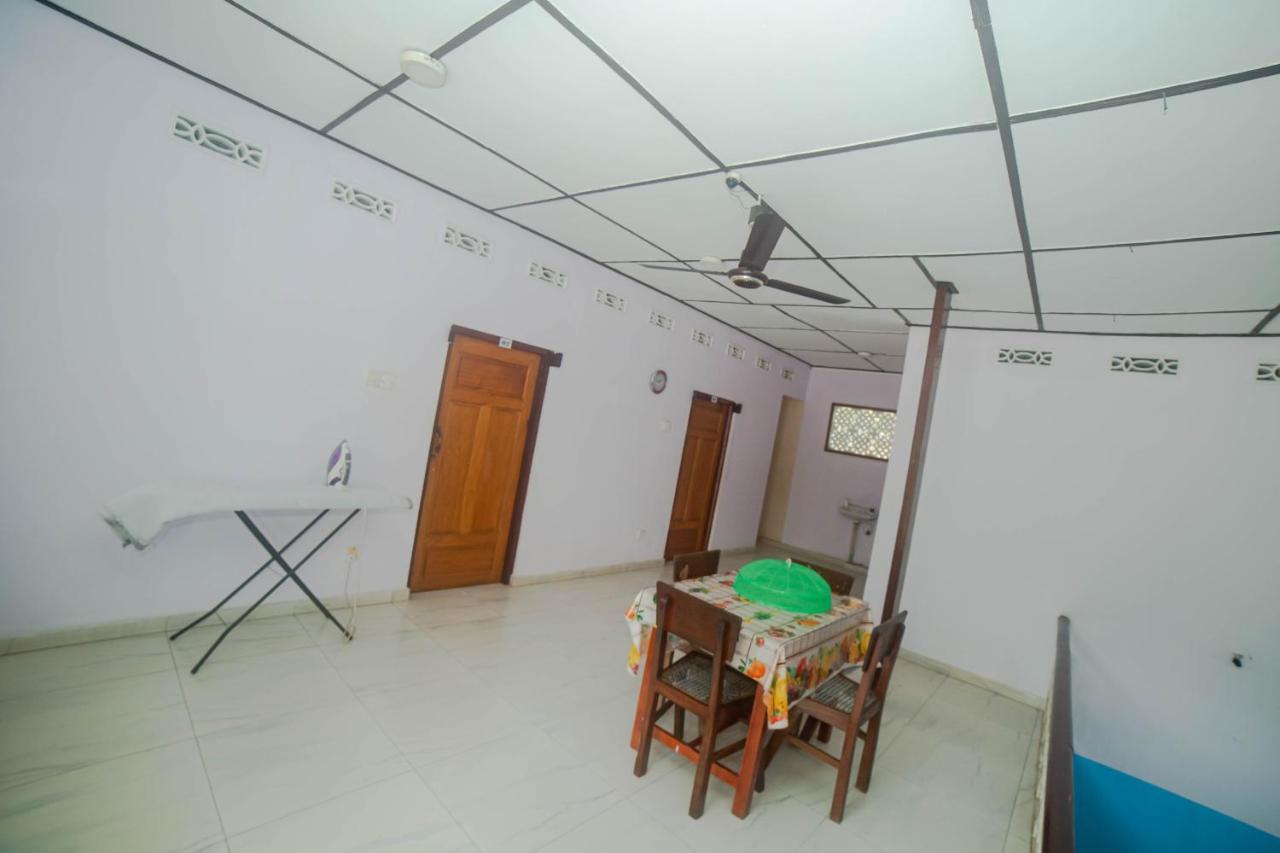 Tony'S Garden House Back Packers Inn Джафна Екстериор снимка