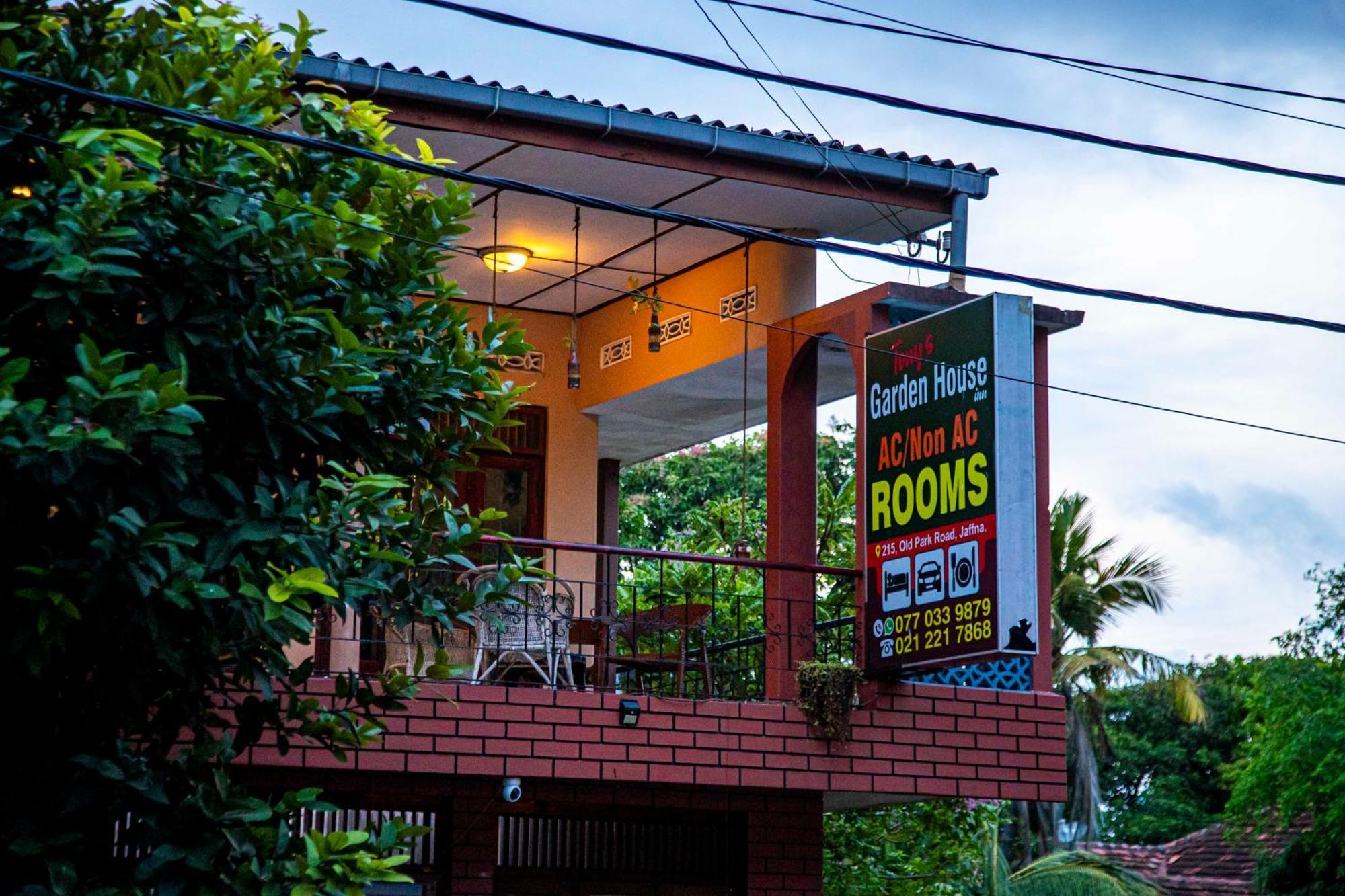 Tony'S Garden House Back Packers Inn Джафна Екстериор снимка