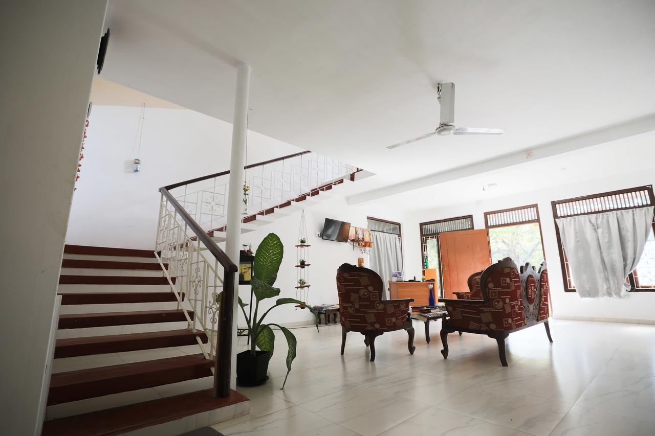 Tony'S Garden House Back Packers Inn Джафна Екстериор снимка